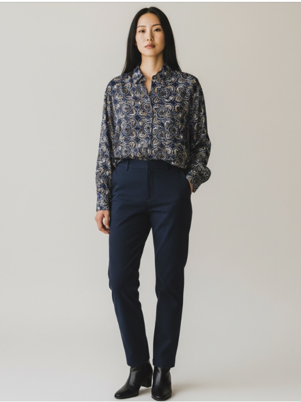 Vintage 100% Silk Button-Down Shirt Printed Navy & Beige Long Sleeve Classic S